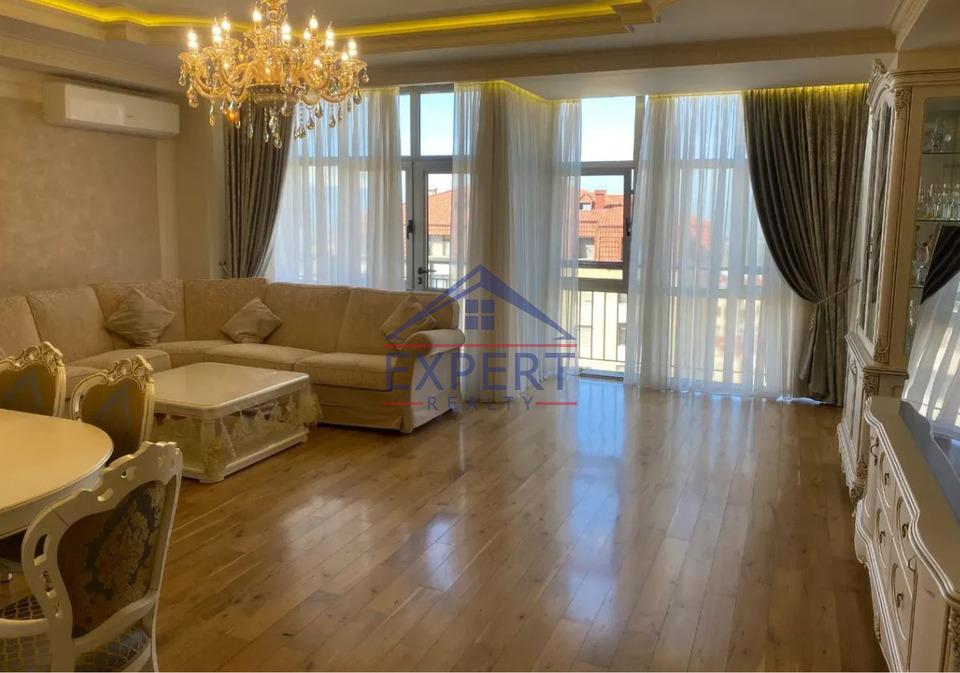 ԿԵՆՏՐՈՆ, ՎԵՐԻՆ ԱՆՏԱՌԱՅԻ ՓՈՂՈՑ, 3 ՍԵՆՅԱԿ