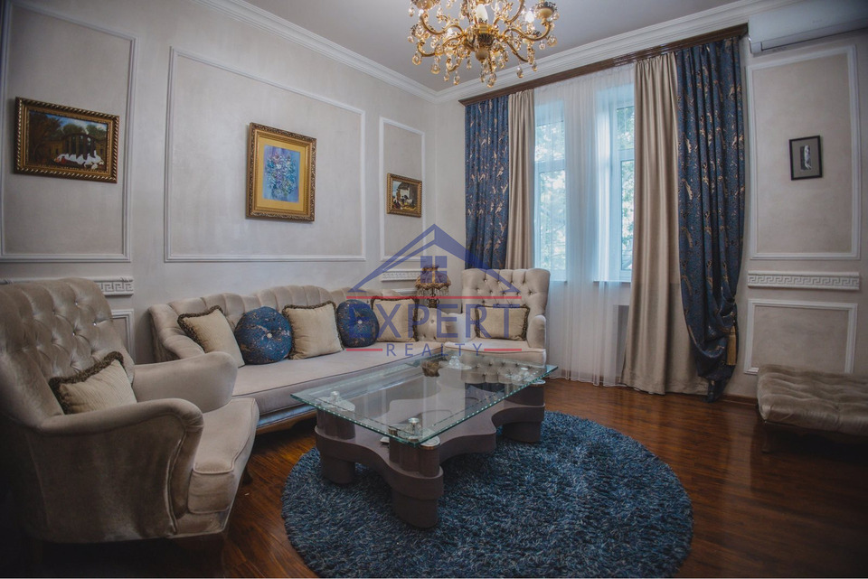 ԿԵՆՏՐՈՆ, ՄԱՇՏՈՑԻ ՊՈՂՈՏԱ, 2 ՍԵՆՅԱԿ