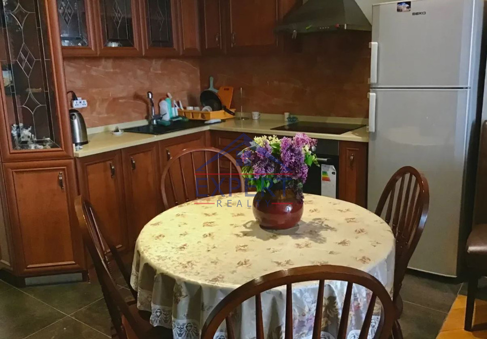 ԿԵՆՏՐՈՆ, ՍԱՅԱԹ ՆՈՎԱ ՊՈՂՈՏԱ, 2 ՍԵՆՅԱԿ