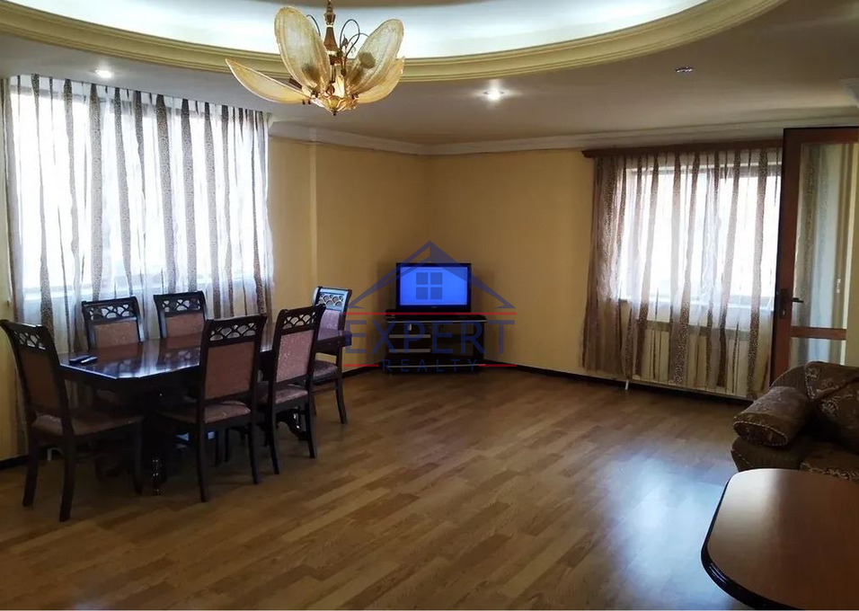 ԿԵՆՏՐՈՆ, ՊՈՒՇԿԻՆԻ ՓՈՂՈՑ, 3 ՍԵՆՅԱԿ