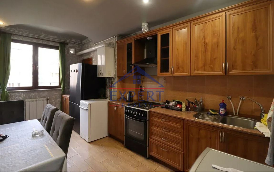 ԿԵՆՏՐՈՆ, ԶԱՎԱՐՅԱՆ ՓՈՂՈՑ, 3 ՍԵՆՅԱԿ