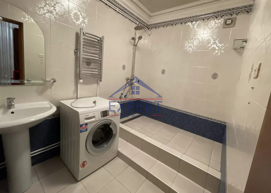 ԿԵՆՏՐՈՆ, ՊՈՒՇԿԻՆԻ ՓՈՂՈՑ, 3 ՍԵՆՅԱԿ