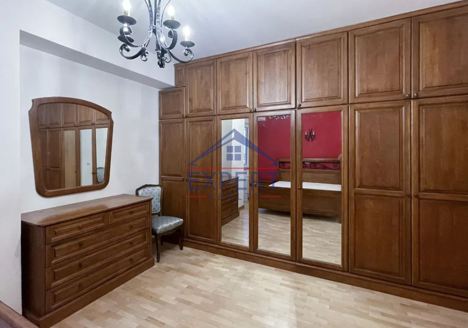 ԿԵՆՏՐՈՆ, ԲՈՒԶԱՆԴ ՓՈՂՈՑ, 4 ՍԵՆՅԱԿ