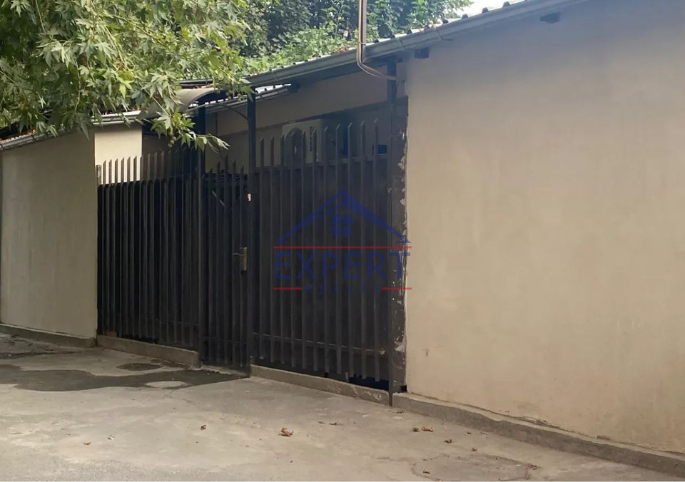 ԿԵՆՏՐՈՆ, ԽՈՐԵՆԱՑԻ ՓՈՂՈՑ, 3 ՍԵՆՅԱԿ