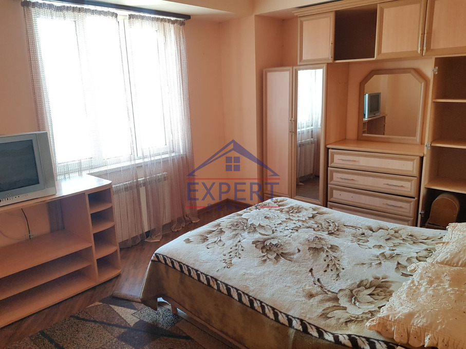 ՄԱԼԱԹԻԱ ՍԵԲԱՍՏԻԱ, Զ․ ԱՆԴՐԱՆԻԿԻ ՓՈՂՈՑ, 4 ՍԵՆՅԱԿ