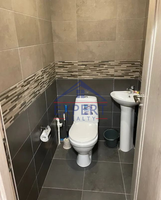 ԿԵՆՏՐՈՆ, ԱՐԳԻՇՏԻ ՓՈՂՈՑ, 3 ՍԵՆՅԱԿ