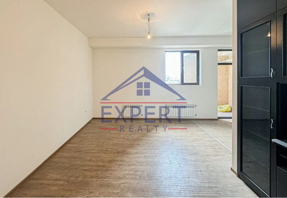 ԱՐԱԲԿԻՐ, ՀՐԱՉՅԱ ՔՈՉԱՐ ՓՈՂՈՑ, 4 ՍԵՆՅԱԿ