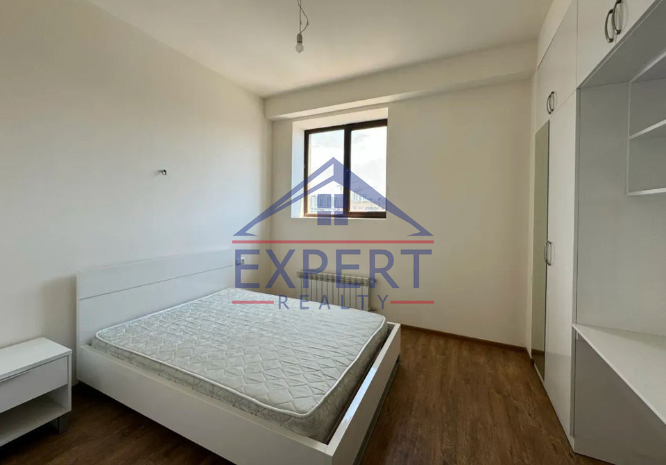 ԱՐԱԲԿԻՐ, ՀՐԱՉՅԱ ՔՈՉԱՐ ՓՈՂՈՑ, 4 ՍԵՆՅԱԿ