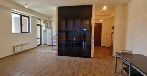 ԱՐԱԲԿԻՐ, ՀՐԱՉՅԱ ՔՈՉԱՐ ՓՈՂՈՑ, 4 ՍԵՆՅԱԿ