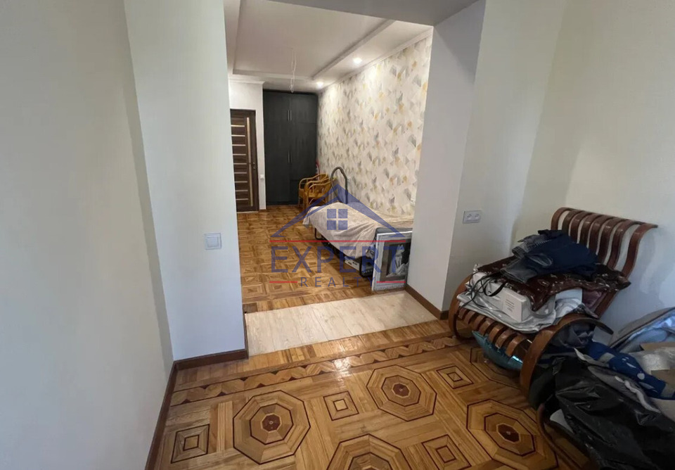 ԱՐԱԲԿԻՐ, ԳՅՈՒԼԲԵՆԿՅԱՆ ՓՈՂՈՑ, 3 ՍԵՆՅԱԿ