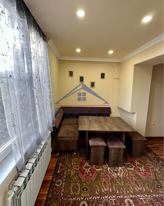 ԿԵՆՏՐՈՆ, ՆԱՐ-ԴՈՍԻ ՓՈՂՈՑ, 3 ՍԵՆՅԱԿ