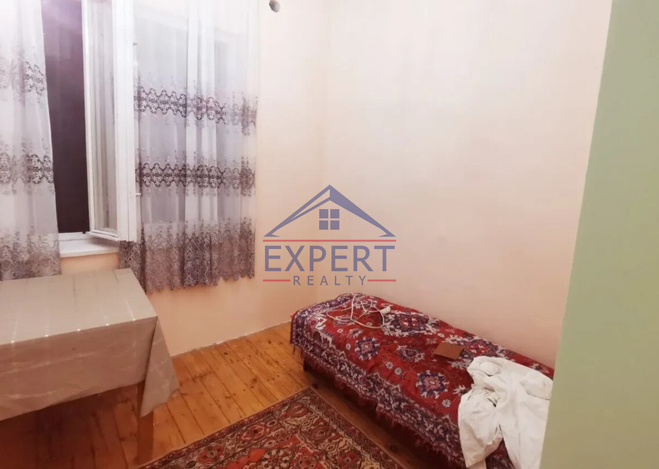 ԿԵՆՏՐՈՆ, ԲԱՂՐԱՄՅԱՆ ՊՈՂՈՏԱ, 2 ՍԵՆՅԱԿ