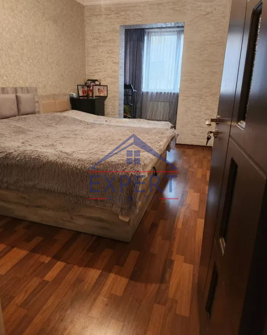 ԴԱՎԹԱՇԵՆ, ԴԱՎԹԱՇԵՆ 4-ՐԴ ԹԱՂԱՄԱՍ, 3 ՍԵՆՅԱԿ