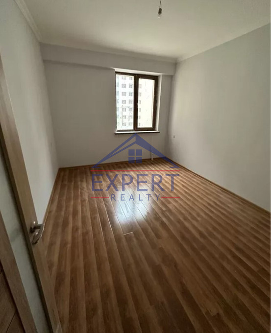 ԿԵՆՏՐՈՆ, ՄՈՆԹԵ ՄԵԼՔՈՆՅԱՆ ՓՈՂՈՑ, 3 ՍԵՆՅԱԿ