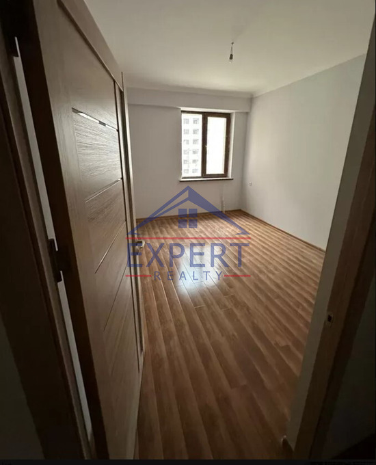 ԿԵՆՏՐՈՆ, ՄՈՆԹԵ ՄԵԼՔՈՆՅԱՆ ՓՈՂՈՑ, 3 ՍԵՆՅԱԿ