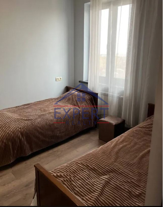 ԱՎԱՆ, ԴՈՒՐՅԱՆ ԹԱՂԱՄԱՍ, 2 ՍԵՆՅԱԿ