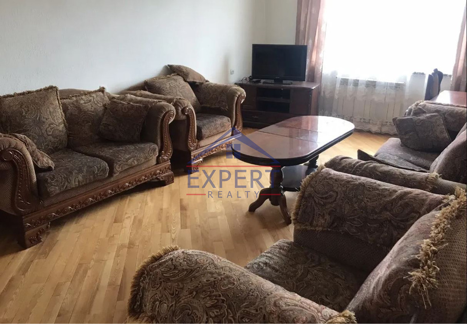 ՄԱԼԱԹԻԱ ՍԵԲԱՍՏԻԱ, ԿՈՒՐՂԻՆՅԱՆ ՓՈՂՈՑ, 3 ՍԵՆՅԱԿ