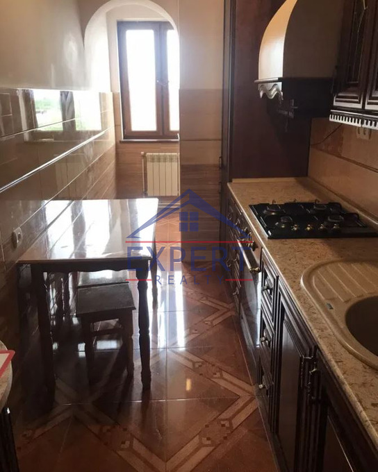 ՄԱԼԱԹԻԱ ՍԵԲԱՍՏԻԱ, ԿՈՒՐՂԻՆՅԱՆ ՓՈՂՈՑ, 3 ՍԵՆՅԱԿ