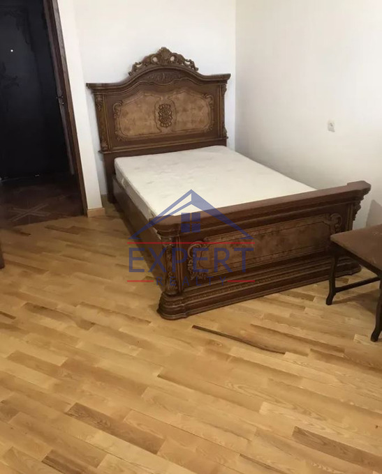 ՄԱԼԱԹԻԱ ՍԵԲԱՍՏԻԱ, ԿՈՒՐՂԻՆՅԱՆ ՓՈՂՈՑ, 3 ՍԵՆՅԱԿ