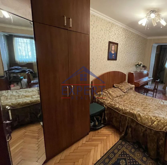 ԱՐԱԲԿԻՐ, ԹԲԻԼԻՍՅԱՆ ԽՃՈՒՂԻ, 3 ՍԵՆՅԱԿ