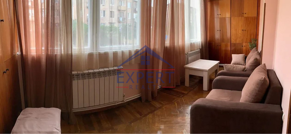 ՔԱՆԱՔԵՌ ԶԵՅԹՈՒՆ, Կ․ ՈՒԼՆԵՑԻ ՓՈՂՈՑ, 3 ՍԵՆՅԱԿ