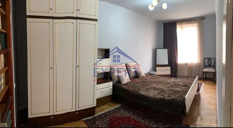 ՔԱՆԱՔԵՌ ԶԵՅԹՈՒՆ, Կ․ ՈՒԼՆԵՑԻ ՓՈՂՈՑ, 3 ՍԵՆՅԱԿ