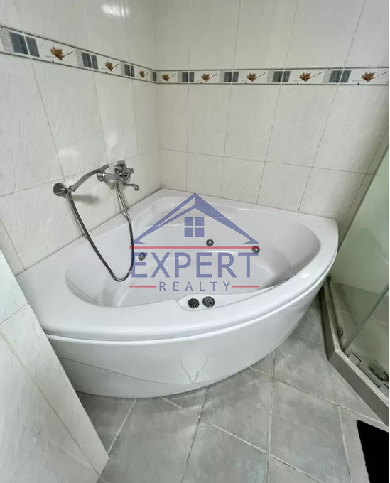 ԿԵՆՏՐՈՆ, ՎԵՐԻՆ ԱՆՏԱՌԱՅԻՆ, 3 ՍԵՆՅԱԿ