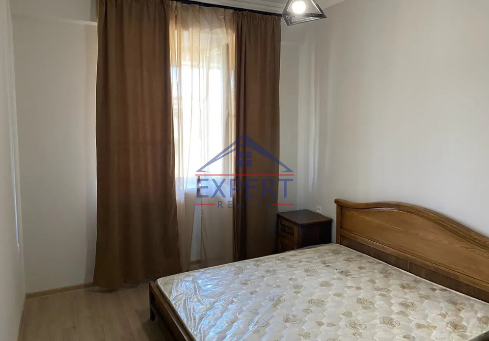 ԴԱՎԹԱՇԵՆ, ԱՆԱՍՏԱՍ ՄԻԿՈՅԱՆ ՓՈՂՈՑ, 3 ՍԵՆՅԱԿ