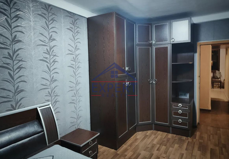 ՇԵՆԳԱՎԻԹ, ՖՐՈՒՆԶԵԻ ՓՈՂՈՑ, 3 ՍԵՆՅԱԿ