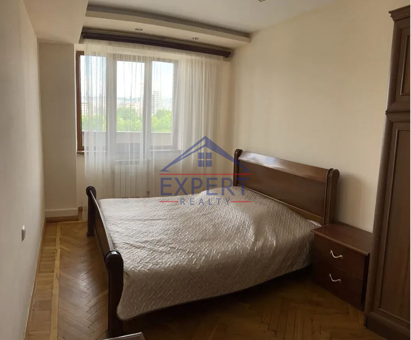 ԿԵՆՏՐՈՆ, ՏԻԳՐԱՆ ՄԵԾ ՊՈՂՈՏԱ, 3 ՍԵՆՅԱԿ