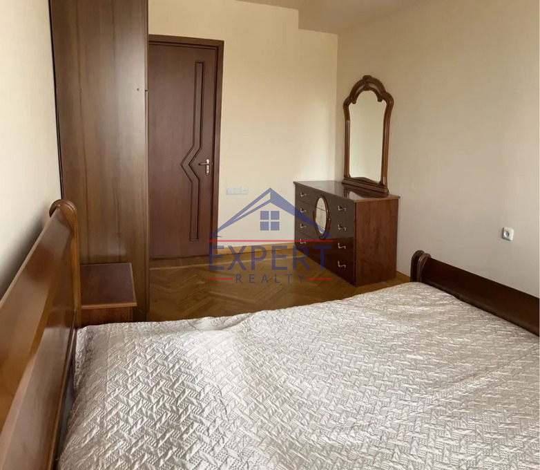 ԿԵՆՏՐՈՆ, ՏԻԳՐԱՆ ՄԵԾ ՊՈՂՈՏԱ, 3 ՍԵՆՅԱԿ