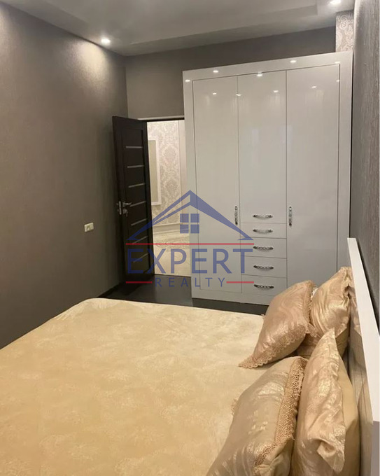 ԱՐԱԲԿԻՐ, ՆԱԻՐԻ ԶԱՐՅԱՆ ՓՈՂՈՑ, 2 ՍԵՆՅԱԿ