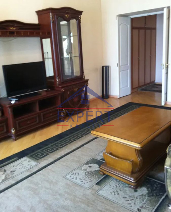 ԿԵՆՏՐՈՆ, ՆԱՐ-ԴՈՍԻ ՓՈՂՈՑ, 3 ՍԵՆՅԱԿ