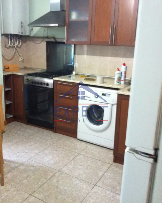 ԿԵՆՏՐՈՆ, ՆԱՐ-ԴՈՍԻ ՓՈՂՈՑ, 3 ՍԵՆՅԱԿ