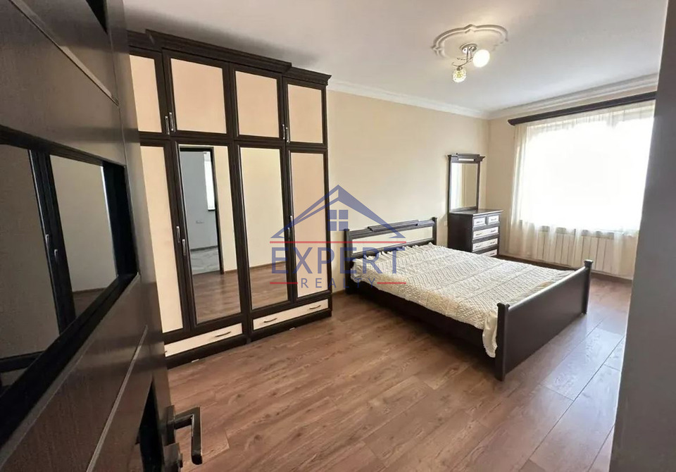 ԱՐԱԲԿԻՐ, ՄԱՄԻԿՈՆՅԱՆՑ ՓՈՂՈՑ, 2 ՍԵՆՅԱԿ