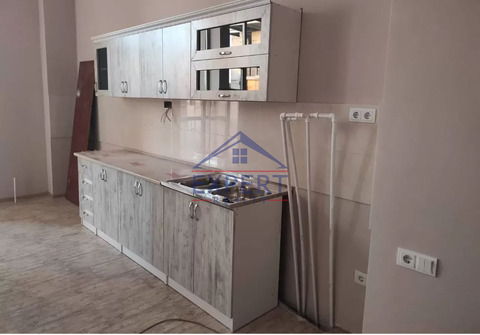 ԿԵՆՏՐՈՆ, ՊԱՐՈՆՅԱՆ ՓՈՂՈՑ, 3 ՍԵՆՅԱԿ