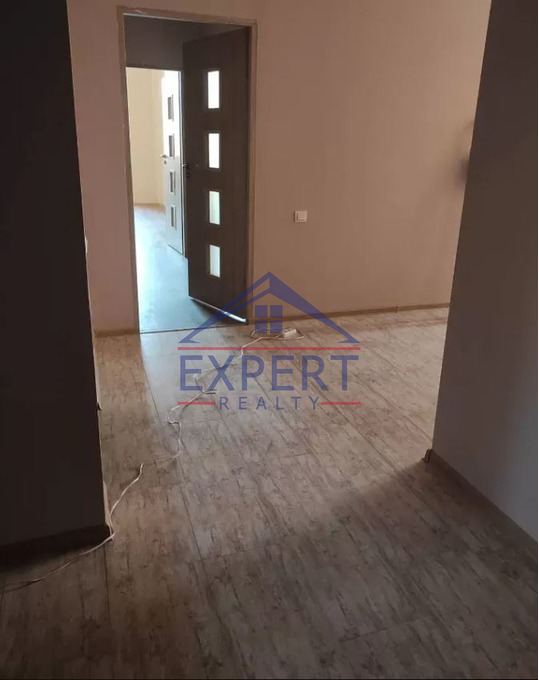 ԿԵՆՏՐՈՆ, ՊԱՐՈՆՅԱՆ ՓՈՂՈՑ, 3 ՍԵՆՅԱԿ