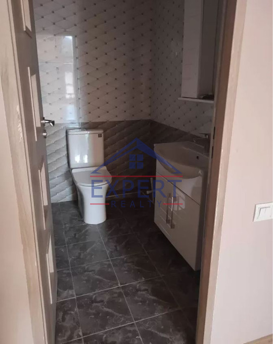 ԿԵՆՏՐՈՆ, ՊԱՐՈՆՅԱՆ ՓՈՂՈՑ, 3 ՍԵՆՅԱԿ