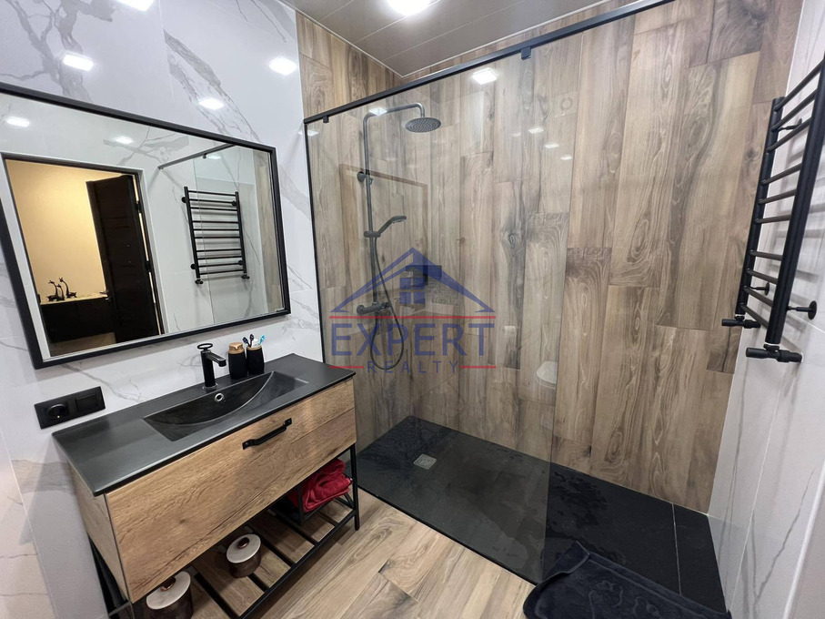 ԱՐԱԲԿԻՐ, ԱՐԱՄ ԽԱՉԱՏՐՅԱՆ ՓՈՂՈՑ, 3 ՍԵՆՅԱԿ