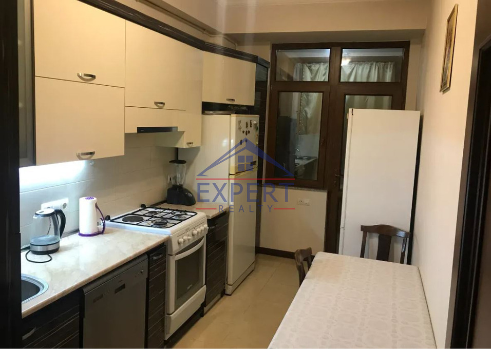 ԱՐԱԲԿԻՐ, ԿՈՄԻՏԱՍԻ ՊՈՂՈՏԱ, 4 ՍԵՆՅԱԿ