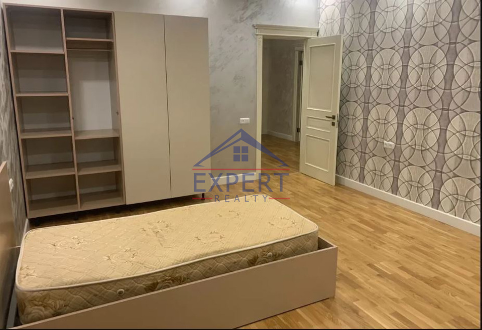 ԱՎԱՆ, ՆՎԵՐ ՍԱՖԱՐՅԱՆ ՓՈՂՈՑ, 6 ՍԵՆՅԱԿ