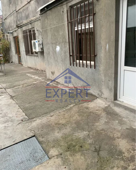ԱՐԱԲԿԻՐ, ՎԱՀԱԳՆ ԴԱՎԹՅԱՆ ՓՈՂՈՑ, 2 ՍԵՆՅԱԿ