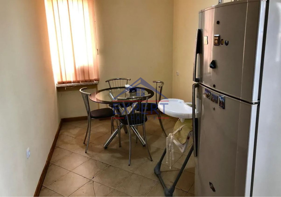 ԱՋԱՓՆՅԱԿ, ՄԱՐԳԱՐՅԱՆ ՓՈՂՈՑ, 3 ՍԵՆՅԱԿ