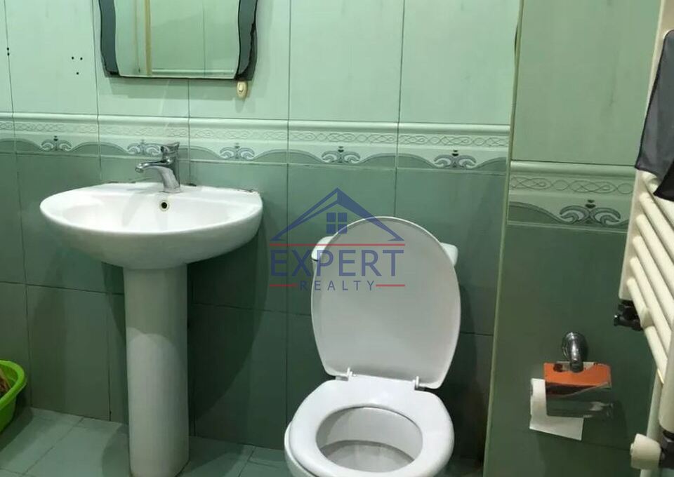 ԿԵՆՏՐՈՆ, ԵՐՎԱՆԴ ՔՈՉԱՐԻ ՓՈՂՈՑ, 2 ՍԵՆՅԱԿ