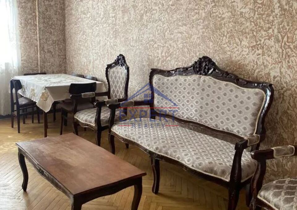 ԿԵՆՏՐՈՆ, ՓԱՐՊԵՑԻ ՓՈՂՈՑ, 3 ՍԵՆՅԱԿ