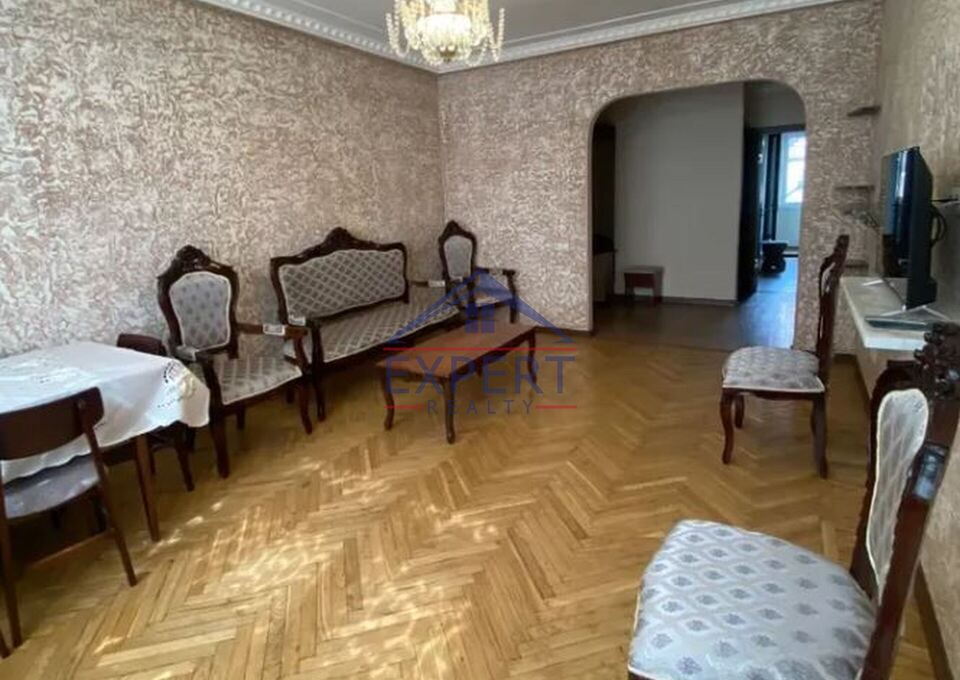 ԿԵՆՏՐՈՆ, ՓԱՐՊԵՑԻ ՓՈՂՈՑ, 3 ՍԵՆՅԱԿ