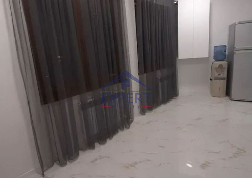 ԿԵՆՏՐՈՆ, ԴԵՐԵՆԻԿ ԴԵՄԻՐՃՅԱՆ, 3 ՍԵՆՅԱԿ