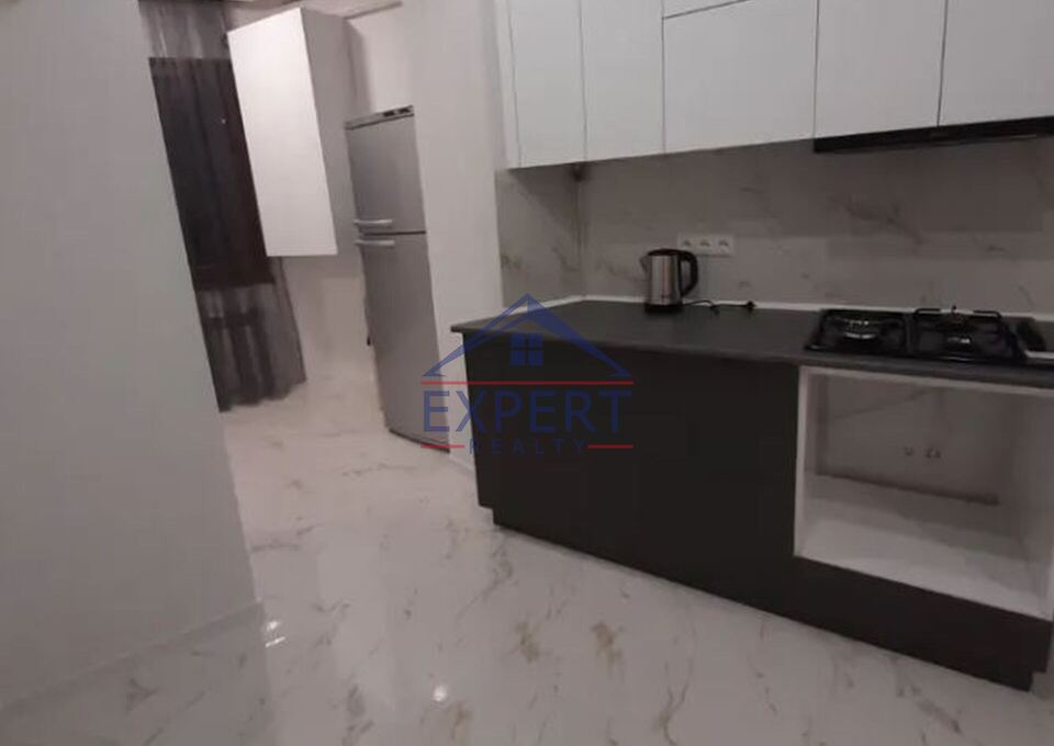 ԿԵՆՏՐՈՆ, ԴԵՐԵՆԻԿ ԴԵՄԻՐՃՅԱՆ, 3 ՍԵՆՅԱԿ