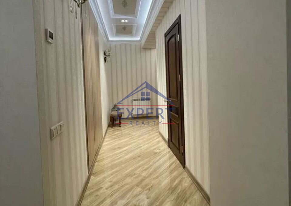 ԱՐԱԲԿԻՐ, ԿՈՄԻՏԱՍԻ ՊՈՂՈՏԱ, 3 ՍԵՆՅԱԿ
