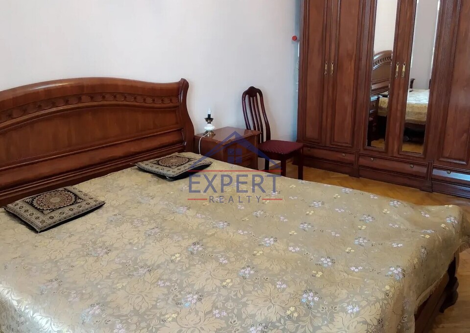 ԿԵՆՏՐՈՆ, ԲԱՂՐԱՄՅԱՆ ՊՈՂՈՏԱ, 3 ՍԵՆՅԱԿ
